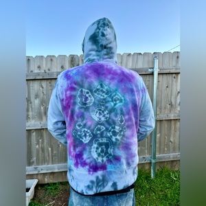 I DO CUSTOM TIE-DYE
